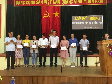 Bế giảng lớp đảng viên mới khóa II năm 2019