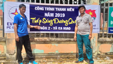 Huyện đoàn Ea H’Leo với công trình thanh niên “Thắp sáng đường quê”