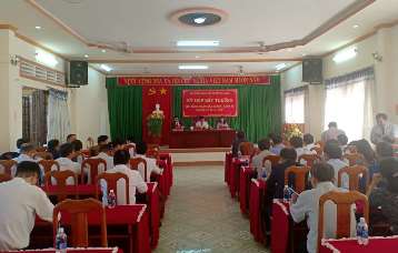 Hội đồng nhân dân huyện Ea H’Leo khóa IX, nhiệm kỳ 2016 - 2021 tổ chức Kỳ họp bất thường
