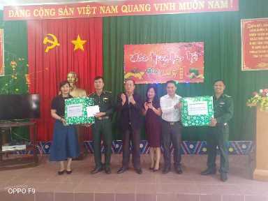 Lãnh đạo huyện Ea H’Leo đến thăm chúc tết cán bộ, chiến sĩ Đồn biên phòng 735 (Đồn Biên phòng Ea H’Leo)