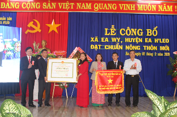 Lễ công bố xã Ea Wy đạt chuẩn xã nông thôn mới.