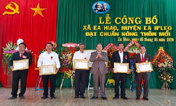 Xã Ea Hiao đón Bằng công nhận xã đạt chuẩn nông thôn mới