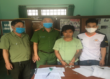 Công an huyện Ea H’Leo bắt giữ 03 đối tượng tàng trữ trái phép chất ma tuý