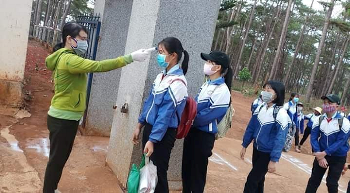 Hào hứng, phấn khởi khi được đi học trở lại
