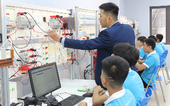 Trang thông tin tra cứu văn bằng giáo dục nghề nghiệp  và Trang thông tin kết nối doanh nghiệp