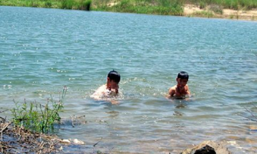 Trẻ em đuối nước nỗi lo mùa hè