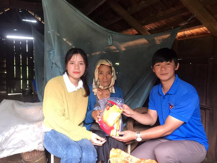 Hỗ trợ người cao tuổi, người neo đơn vượt qua khó khăn