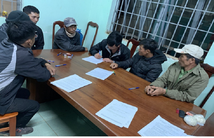 Qua công tác tuần tra, Công an xã Ea H’leo phát hiện, xử lý tụ điểm đánh bạc ở Thôn 4, xã Ea H’leo