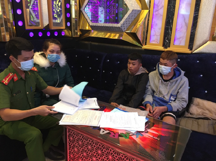 Quán Karaoke ngang nhiên hoạt động, bất chấp đại dịch Covid-19 đang diễn biến phức tạp
