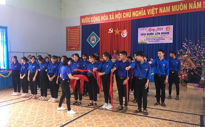 Đoàn Trường PTDT Nội trú THCS sôi nổi với các hoạt động chào mừng Ngày thành lập đoàn
