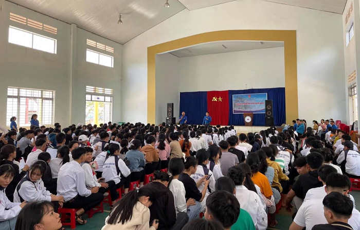 Ngày hội tư vấn tuyển sinh, hướng nghiệp cho học sinh THPT  huyện Ea H’leo năm 2021