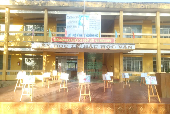 Triển lãm tranh tuyên truyền phòng, chống Covid-19