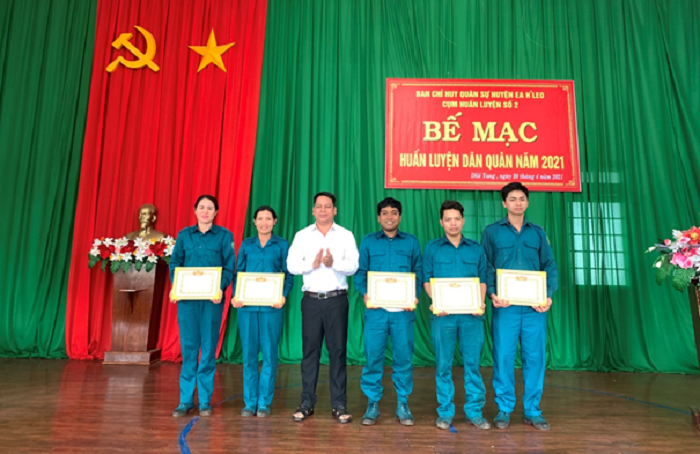 Bế mạc Huấn luyện lực lượng Dân quân năm thứ nhất năm 2021