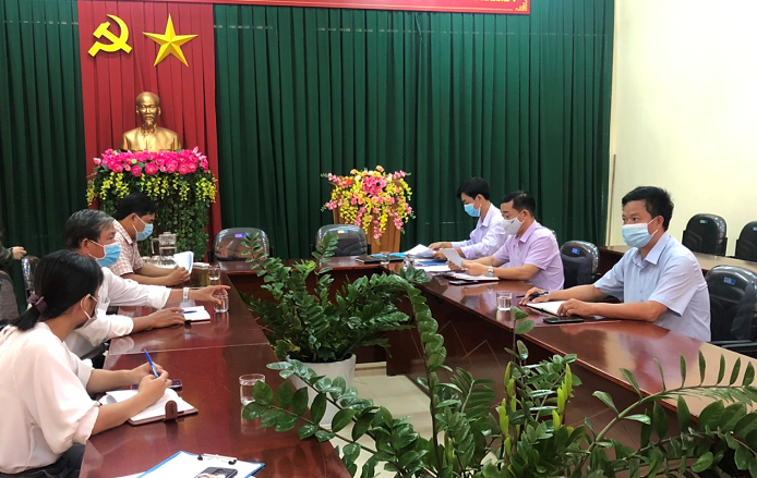 Kiểm tra công tác phòng, chống dịch bệnh Covid-19 tại các xã, thị trấn