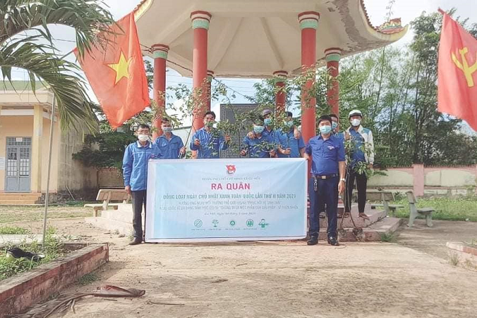 Tuổi trẻ huyện Ea H’Leo thiết thực hưởng ứng “Ngày Chủ nhật xanh”