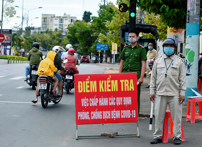 Tăng cường tuần tra, giám sát và xử lý nghiêm các hành vi vi phạm quy định về phòng, chống dịch bệnh Covid-19
