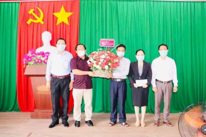 Thường trực Huyện ủy đã đến thăm và chúc mừng tập thể lãnh đạo, cán bộ Ban Tuyên giáo Huyện ủy.