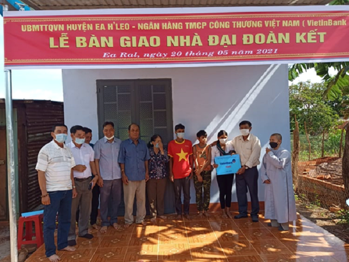 Ấm áp trong những ngôi nhà đại đoàn kết ở xã Ea Ral
