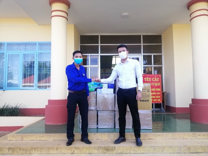 Nhà máy điện gió Trung Nam chung tay cùng tuổi trẻ huyện Ea H’leo trong công tác phòng chống dịch bệnh Covid-19.