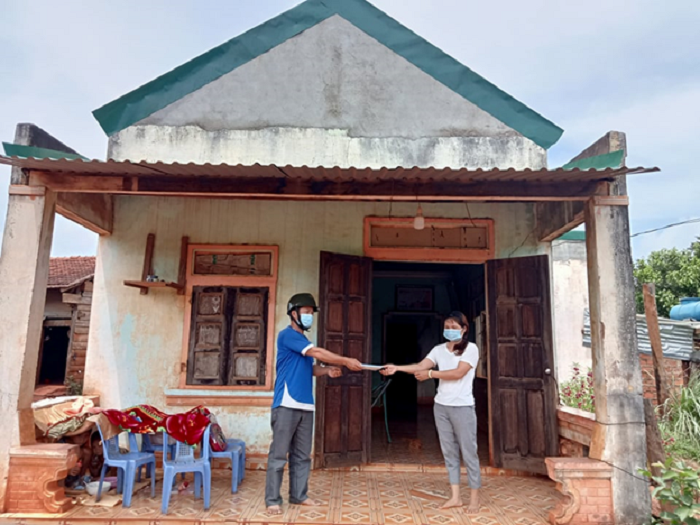 Phát huy vai trò tiên phong của Đảng viên trong tuyên truyền, phòng chống dịch covid -19 ở xã Cư Mốt