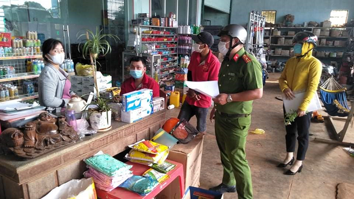 Xã Ea Khăl quyết liệt thực hiện các biện pháp phòng, chống dịch Covid-19 tại các cơ sở kinh doanh trên địa bàn