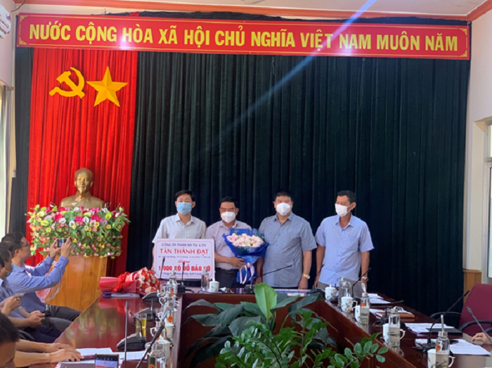 Ngân hàng đầu tư phát triển (BIDV) hỗ trợ huyện Ea H’leo 250 cây sao đen