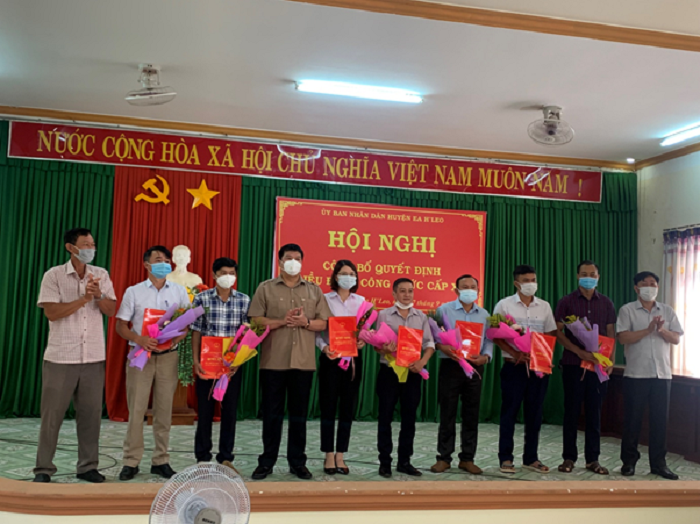 UBND huyện Ea H’leo luân chuyển 12 cán bộ công chức cấp xã