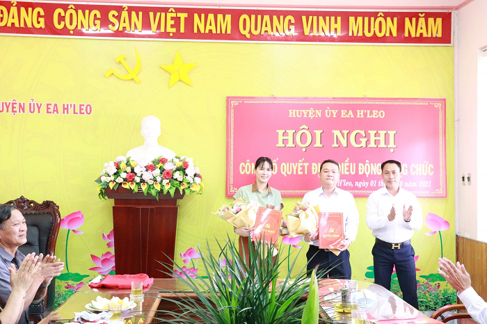 Hội nghị công bố Quyết định điều động công chức