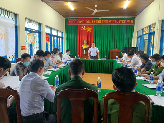 Đoàn công tác số 01 huyện uỷ Ea H’leo làm việc với Đảng uỷ xã Dliê Yang