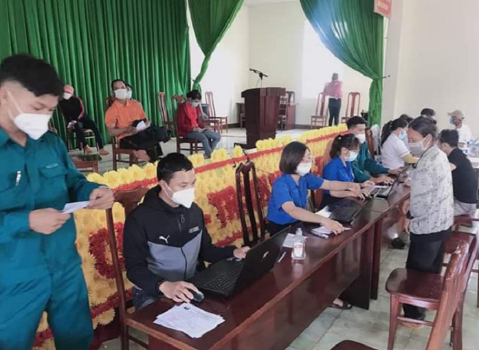 Tổ chức tiêm vắc xin (mũi 2) phòng, chống dịch Covid-19 cho người dân