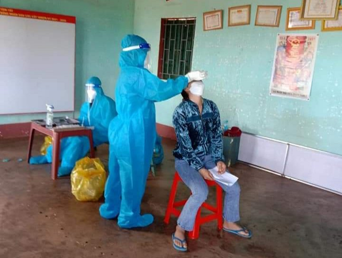 Huyện Ea H’Leo xét nghiệm nhanh kháng nguyên SARS-COV-2 vùng nguy cơ trên địa bàn