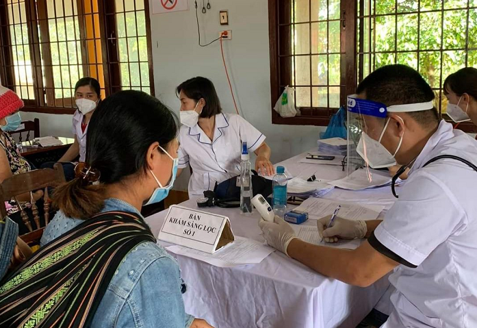 Tiêm vắc xin phòng COVID-19 “Lá chắn” đẩy lùi dịch bệnh