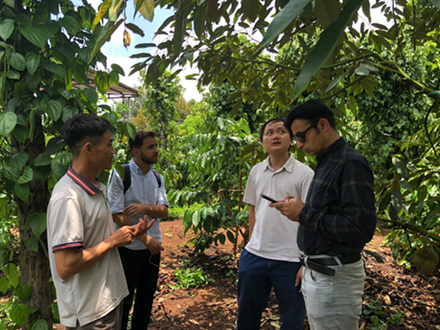 Đoàn công tác Tổ chức IDH thăm Hợp tác xã Nông nghiệp bền vững Trọng Phú Ea Hiao, xã Ea Hiao, huyện Ea H’Leo