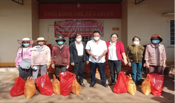 Chăm lo đời sống cho người dân