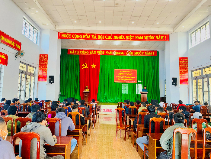Xã Dliê Yang tổ chức Chương trình sinh hoạt chi trả phụ cấp cho Quân nhân dự bị đã xếp vào đơn vị dự bị động viên năm 2022.