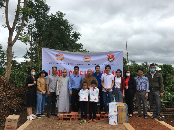 Khởi công xây dựng “Ngôi nhà nhân ái” cho hộ nghèo tại xã Ea Sol 
