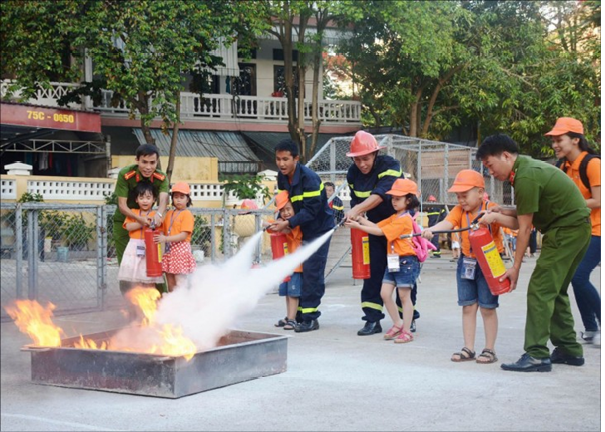 Tăng cường công tác xây dựng mô hình, điển hình tiên tiến trong phong trào toàn dân bảo vệ an Tổ quốc tại cơ quan, doanh nghiệp, cơ sở giáo dục