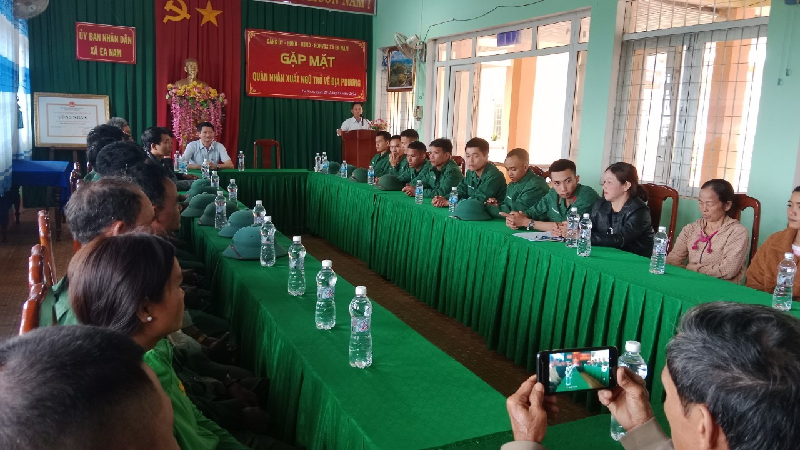 Xã Ea Nam gặp mặt quân nhân hoàn thành nghĩa vụ quân sự trở về địa phương