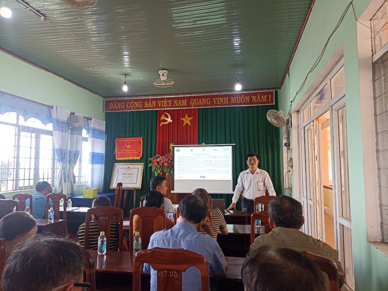 Tập huấn thu thập thông tin, dữ liệu nông hộ vùng sản xuất đáp ứng Quy định EUDR cho khảo sát viên trên địa bàn các xã, thị trấn