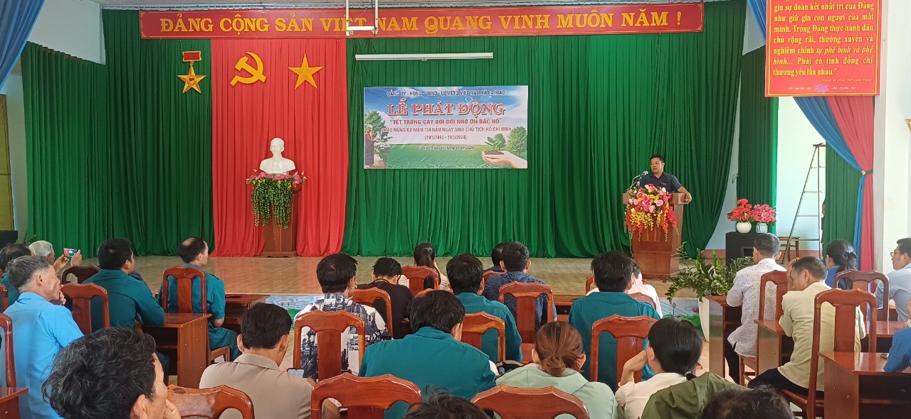 Xã Ea Hiao tổ chức Lễ phát động “Tết trồng cây đời đời nhớ ơn Bác Hồ”