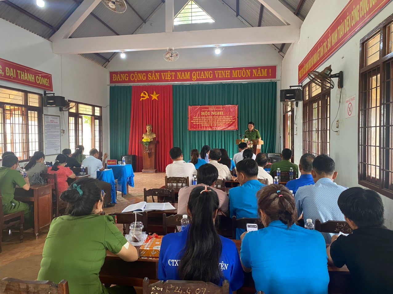Xã Ea Sol tổ chức Hội nghị sơ kết, đánh giá kết quả công tác xây dựng phong trào toàn dân bảo vệ an ninh Tổ quốc và triển khai Chương trình xây dựng xã điển hình năm 2024, ra mắt mô hình đảm bảo an ninh trật tự