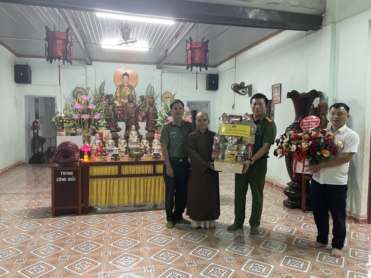 Công an huyện Ea H’Leo thăm, chúc mừng các Cơ sở Phật giáo dịp Lễ Phật đản PL.2568 - năm 2024