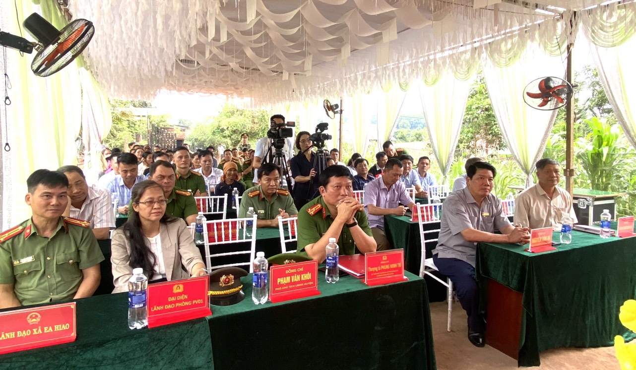 Huyện Ea H’Leo hoàn thành việc xây dựng, bàn giao 86 căn nhà thuộc Đề án xây dựng nhà tình nghĩa cho hộ nghèo, gia đình chính sách, đồng bào dân tộc thiểu số 