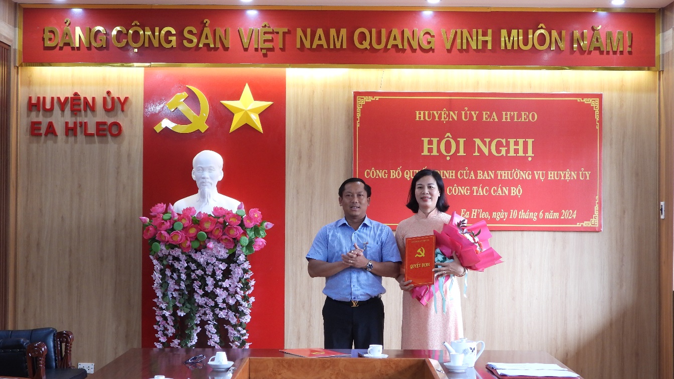 Hội nghị công bố Quyết định về công tác cán bộ