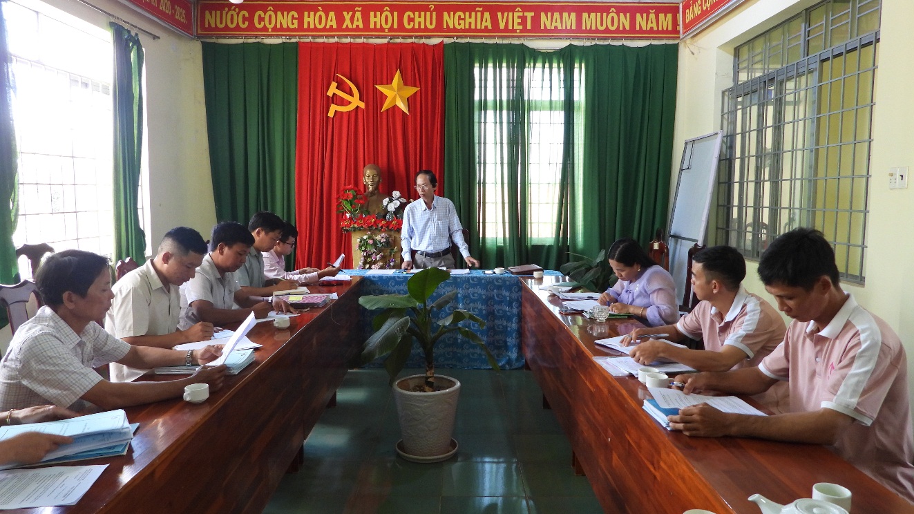 Hội nông dân huyện Ea H’leo kiểm tra công tác ủy thác cho vay vốn Ngân hàng chính sách xã hội tại xã Ea Tir