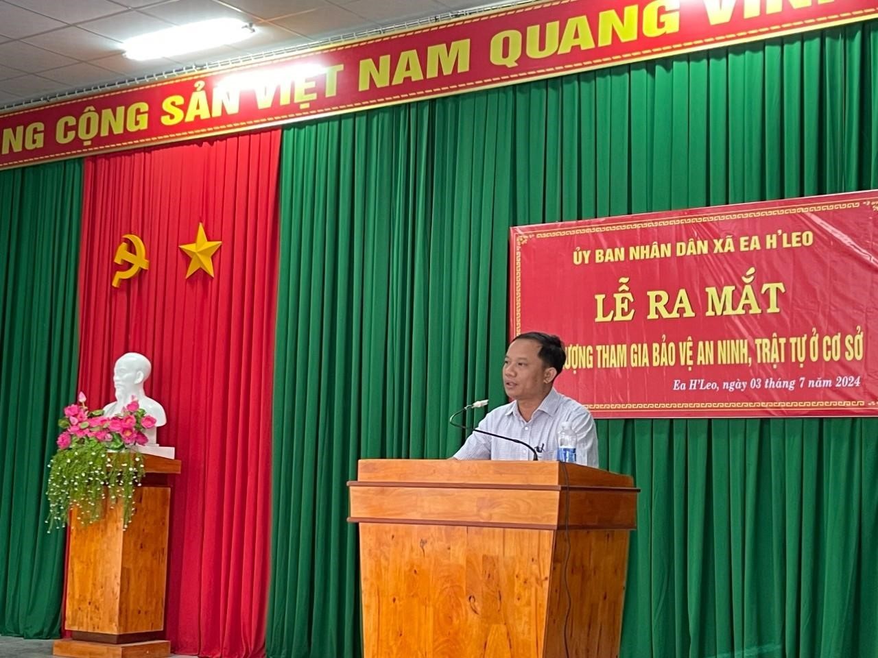 Xã Ea H’Leo tổ chức lễ ra mắt lực lượng tham gia bảo vệ an ninh trật tự ở cơ sở