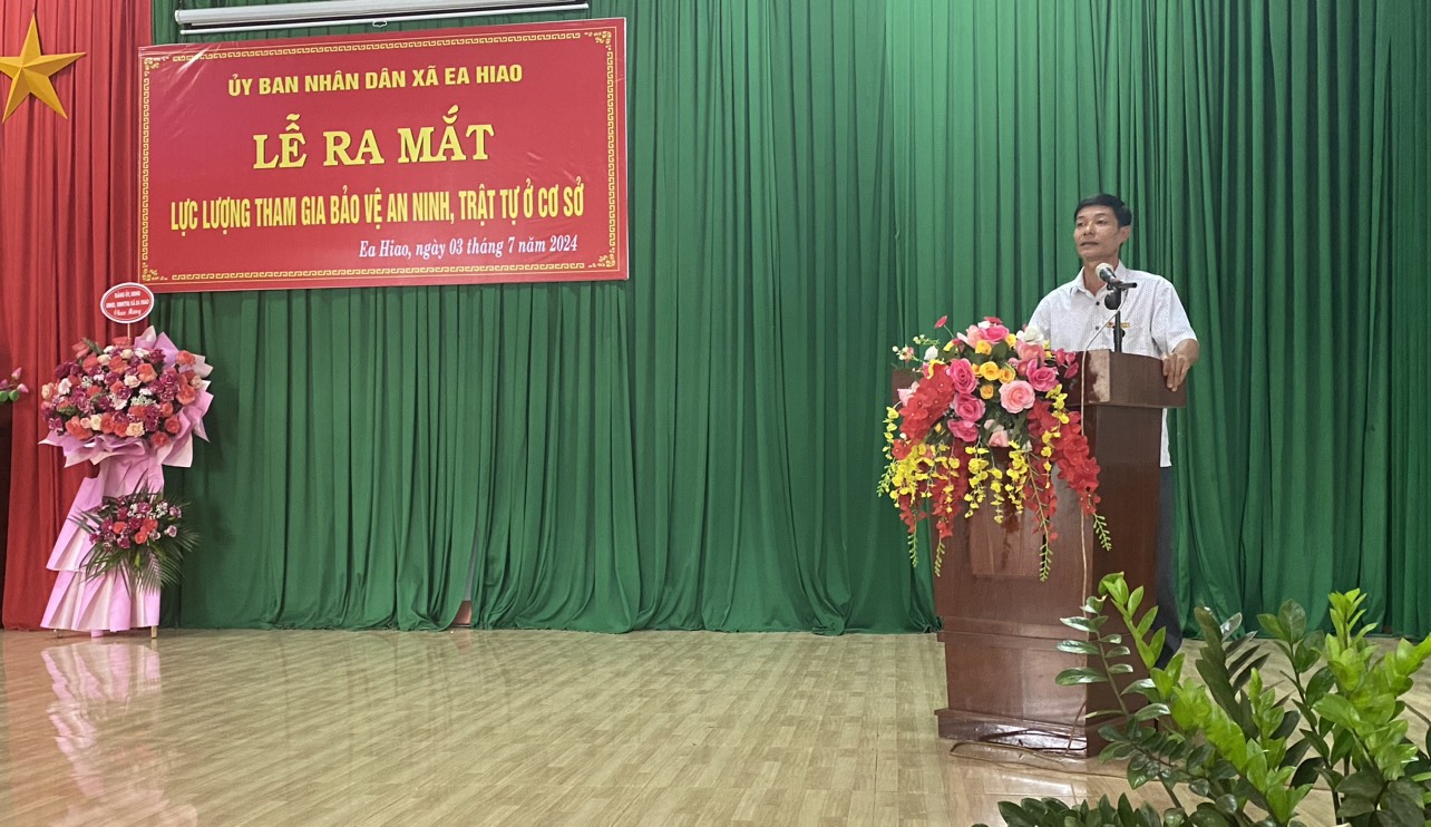 Xã Ea Hiao tổ chức lễ ra mắt lực lượng tham gia bảo vệ an ninh trật tự ở cơ sở