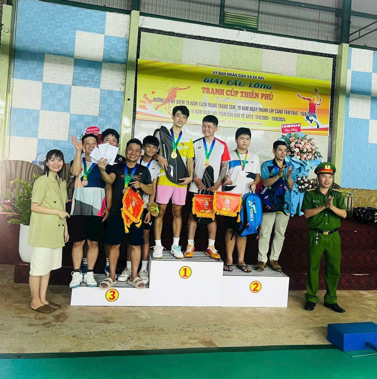 Giải cầu lông xã Ea Răl năm 2024