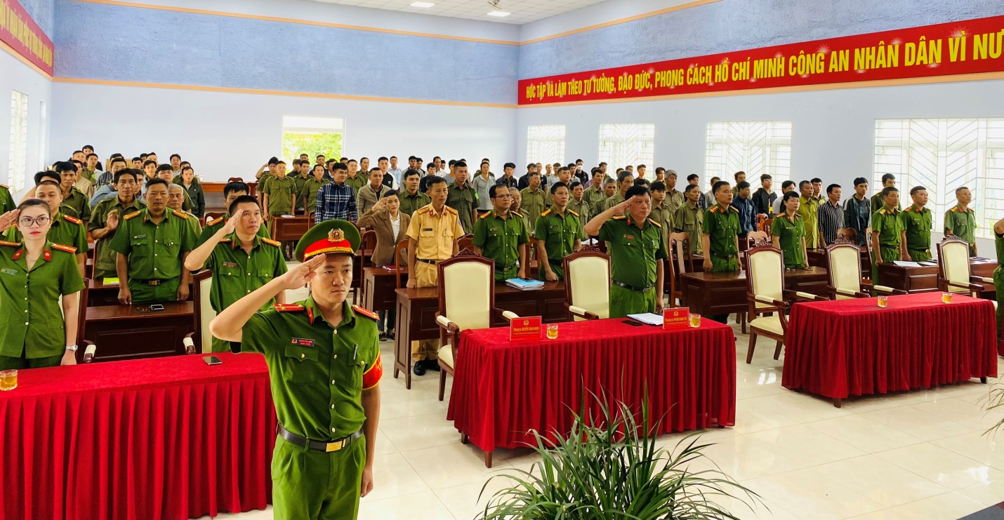 Công an huyện Ea H’Leo tổ chức tập huấn nghiệp vụ cho Lực lượng tham gia bảo vệ an ninh trật tự ở cơ sở năm 2024