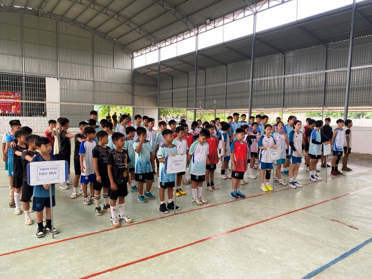 Giải bóng chuyền nam, nữ xã Ea Wy hè năm 2024